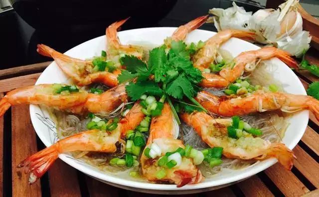 
蔡徐坤和谢可寅发糖？两人深夜晚安不约而同 cp粉疑惑讲话被劝快吃药：beat365(图8)